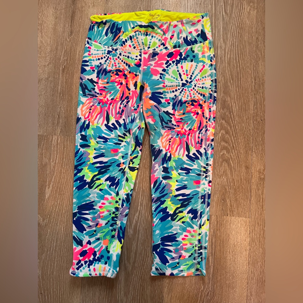 Lilly Pulitzer luxletic crop leggings printed size medium polyester and spandex